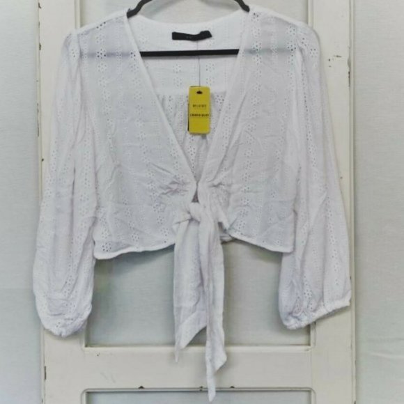 SPORTSGIRL White Broderie Embroidered Long Sleeve Tie Front Crop Top - Picture 1 of 7